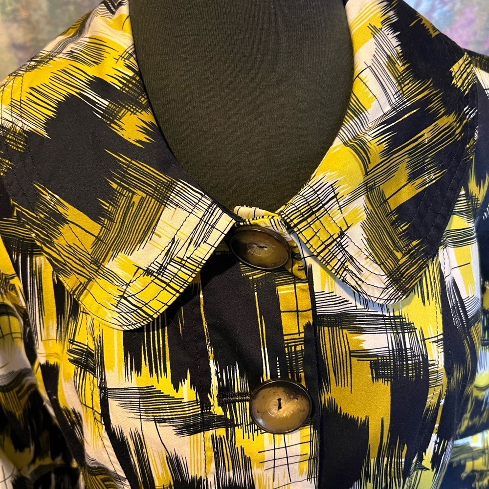 Stunning Spring Jacket - Picture 2 of 8